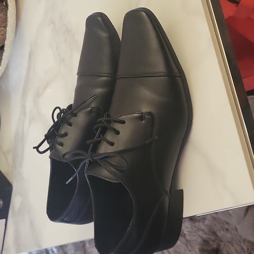 Shoes - Picture 5 of 5